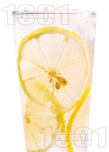 Коктейл Том Колинс (Tom Collins) с джин, лимонов сок и сода - снимка на рецептата